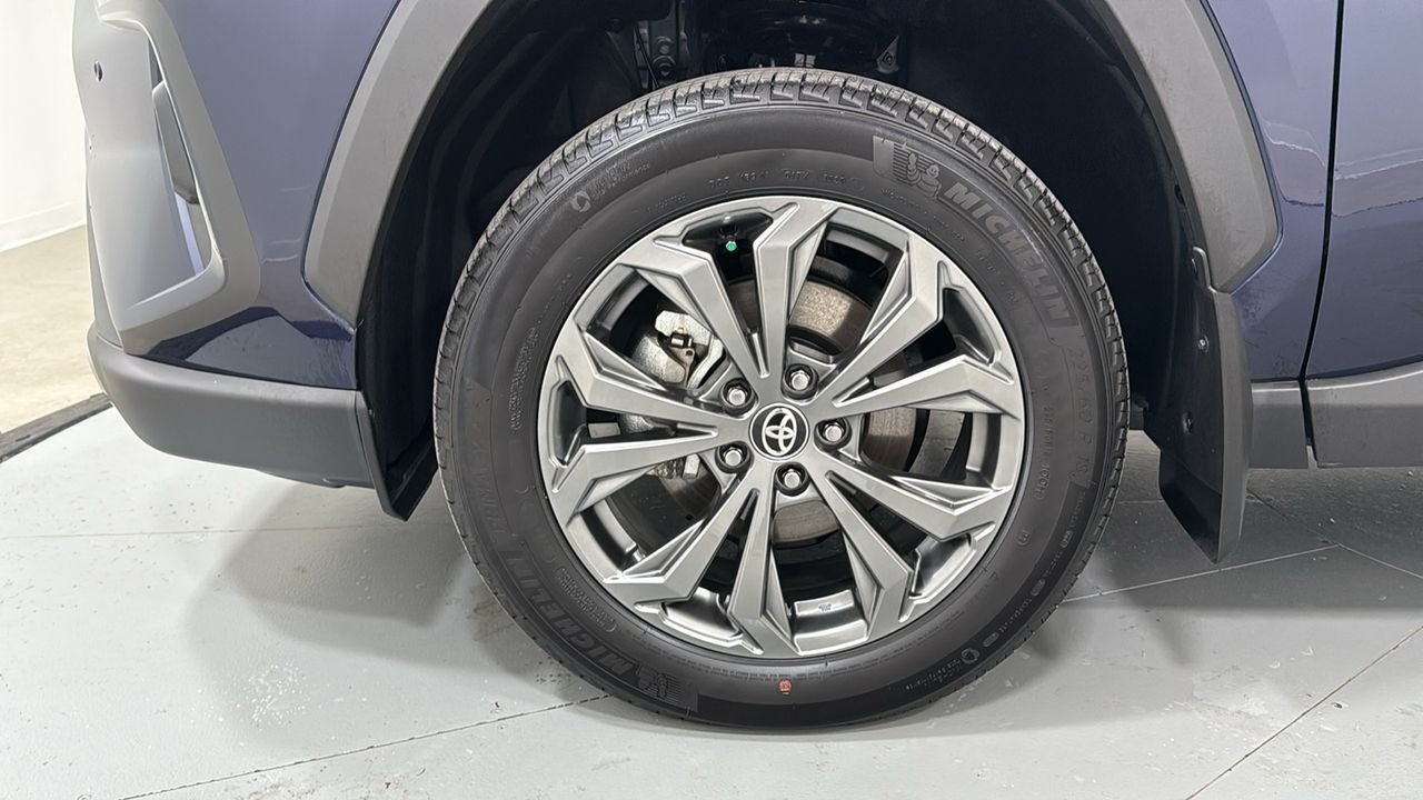 Certified Used 2025  Toyota Limited image 24