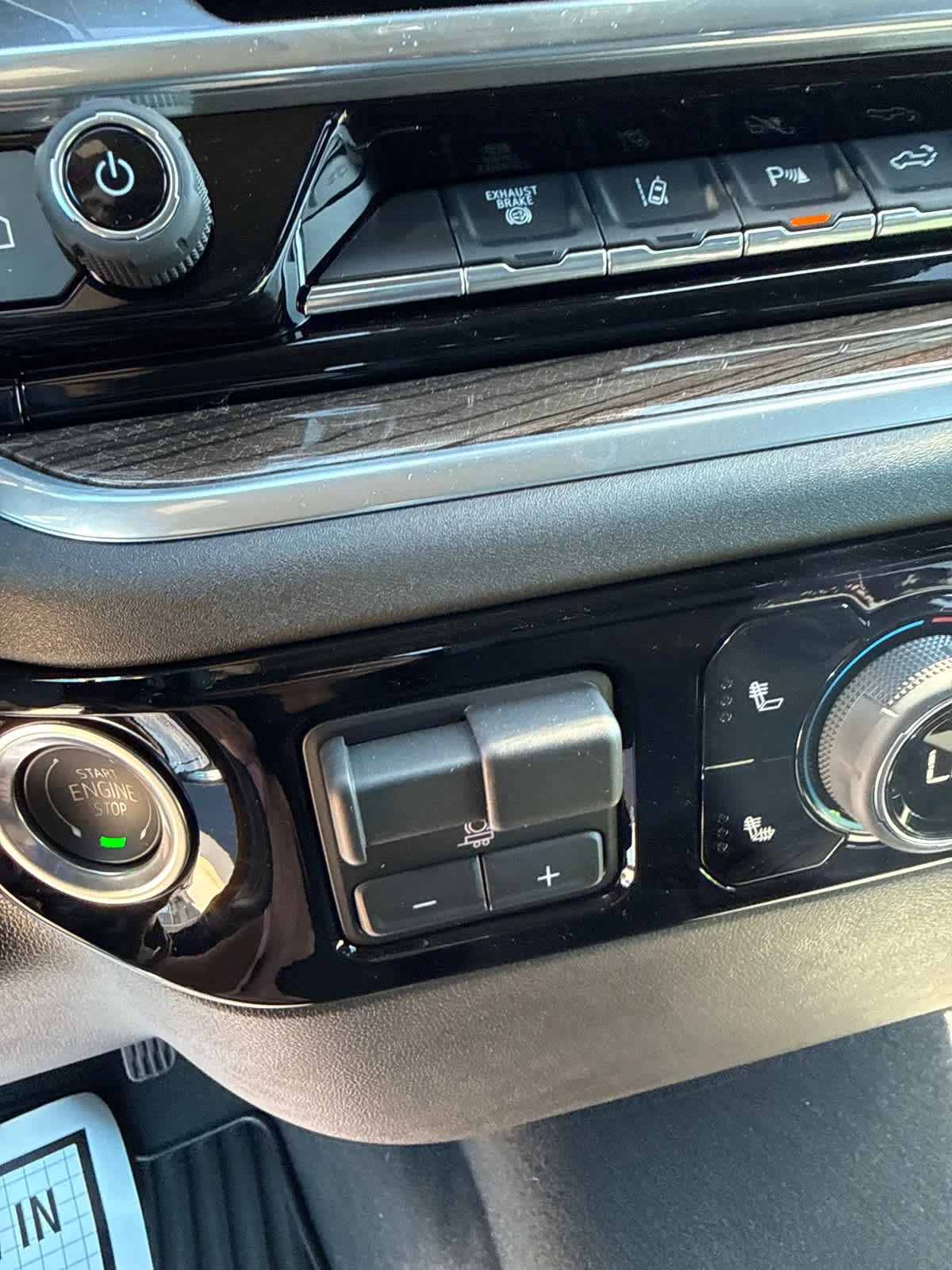 Used 2025 Sterling Gray Metallic Chevrolet LT image 18