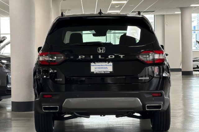 New 2026 Crystal Black Pearl Honda Touring image 5