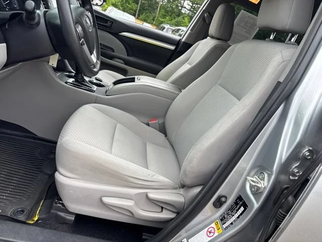 Used 2019 Celestial Silver Metallic Toyota LE image 15