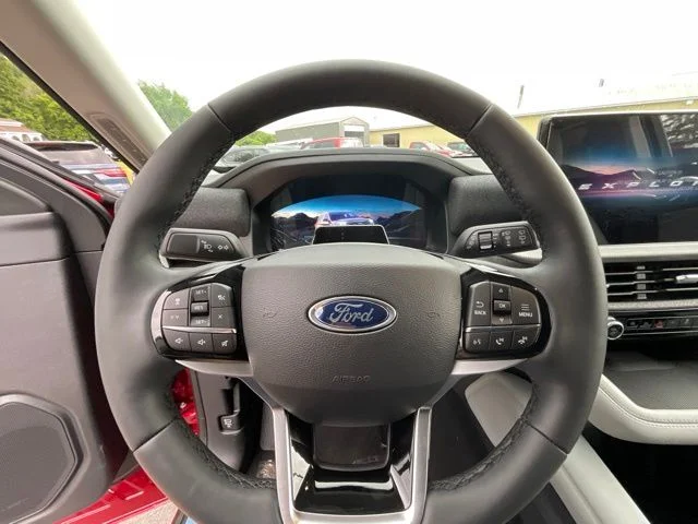 New 2026 Rapid Red Metallic Tinted Clearcoat Ford Platinum™ image 16