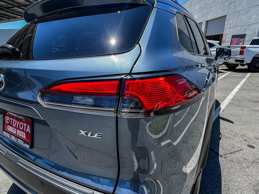 Used 2024  Toyota XLE image 8