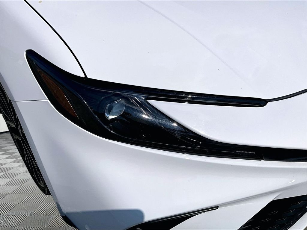 Used 2025 White Toyota SE image 33