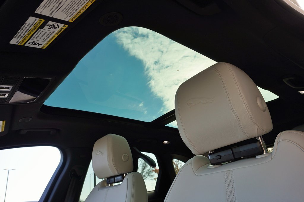 2025 JAGUAR F-PACE - Image 13