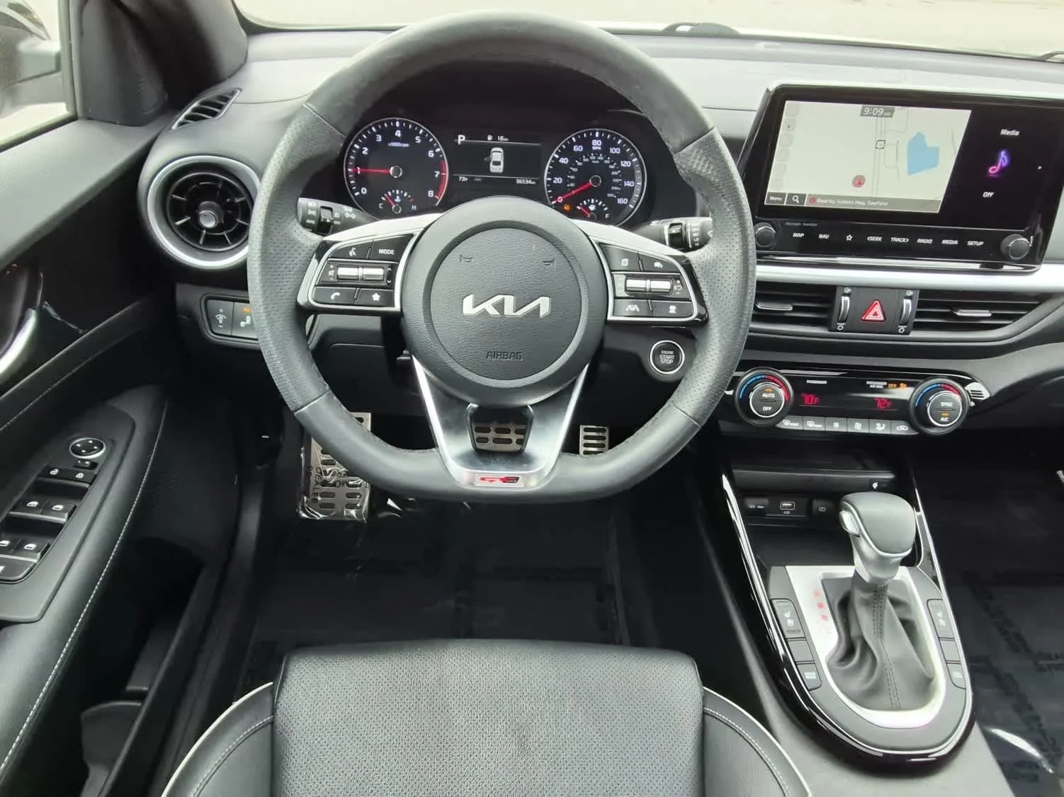 Used 2024 Snow White Pearl Kia GT-Line image 10