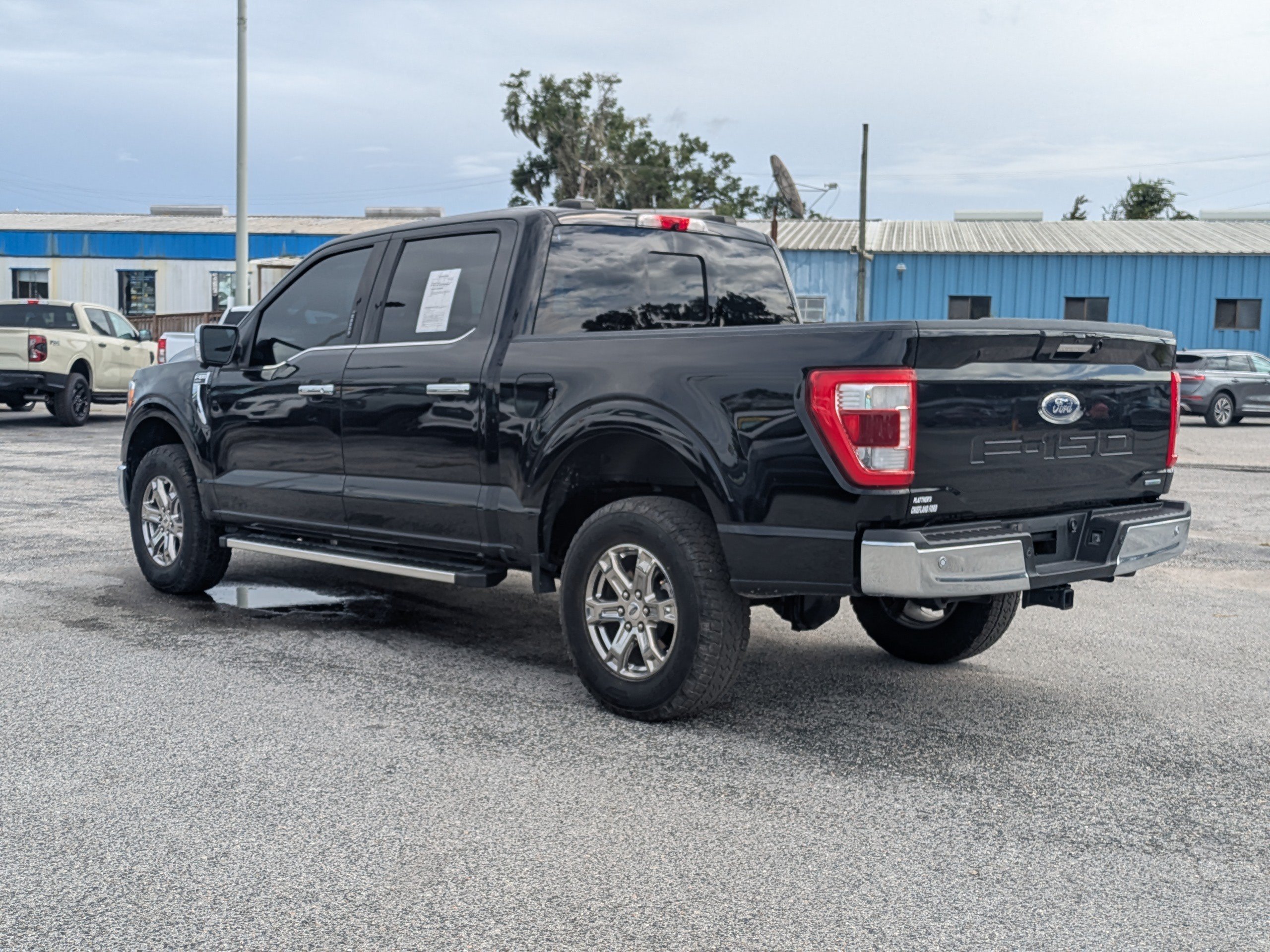 Used 2022 Agate Black Metallic Ford LARIAT image 6