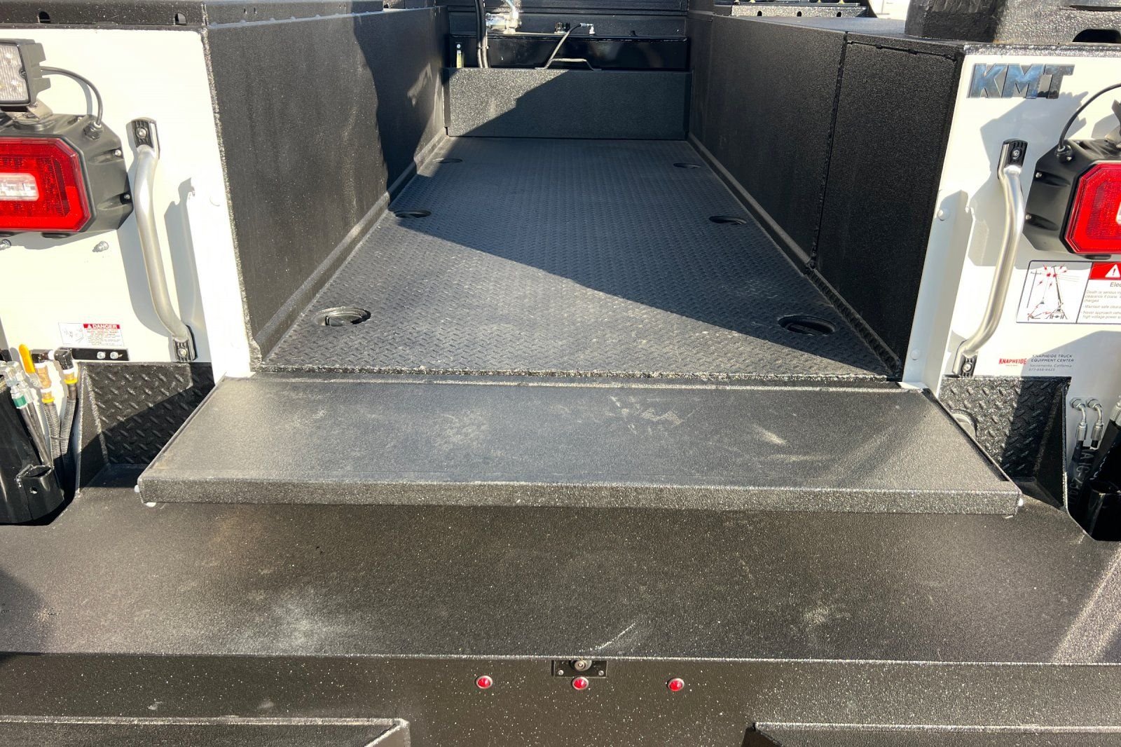 New 2026 Oxford White Ford F-550® XL image 26