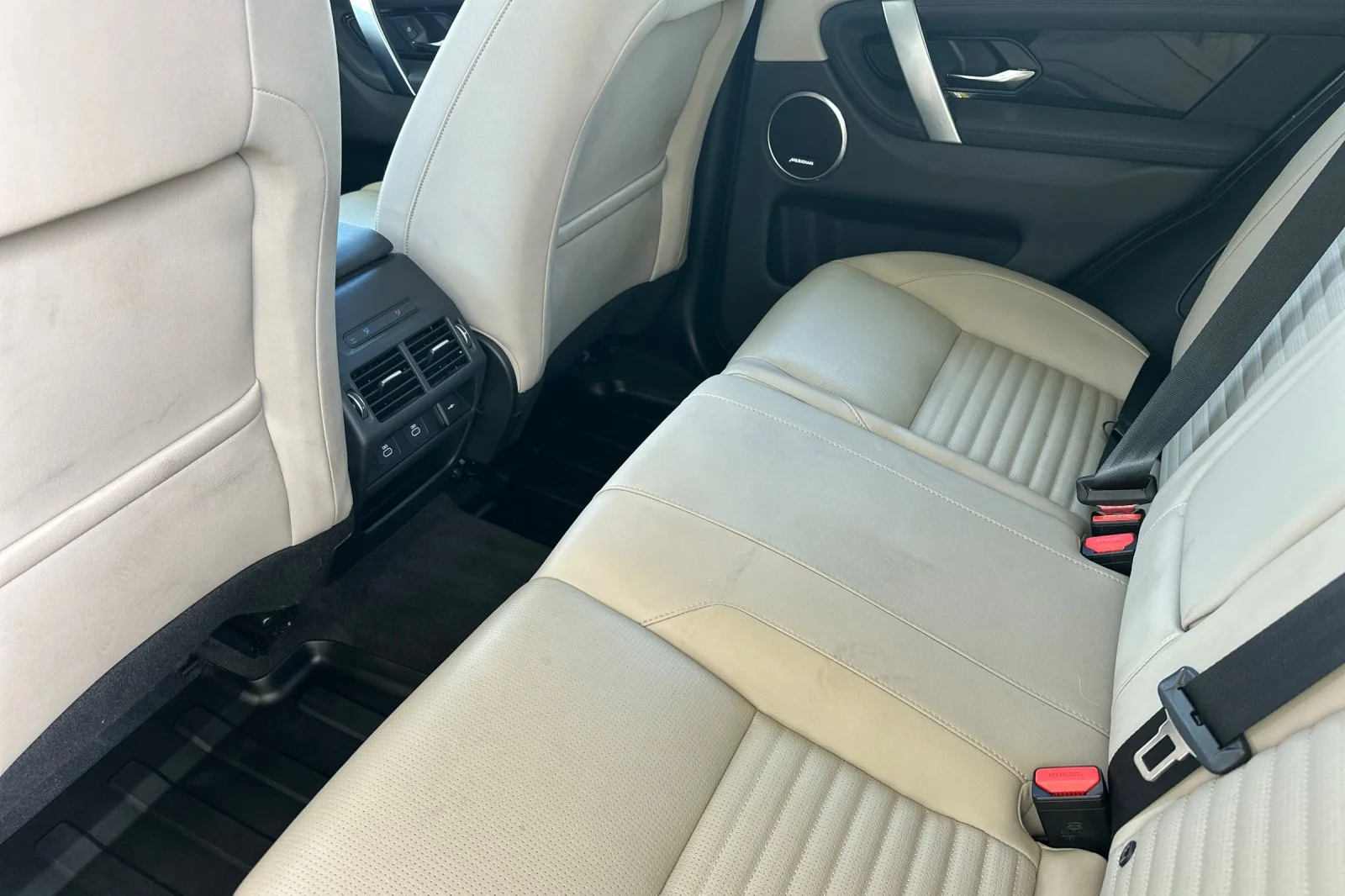 Used 2024 Blue Land Rover S image 14