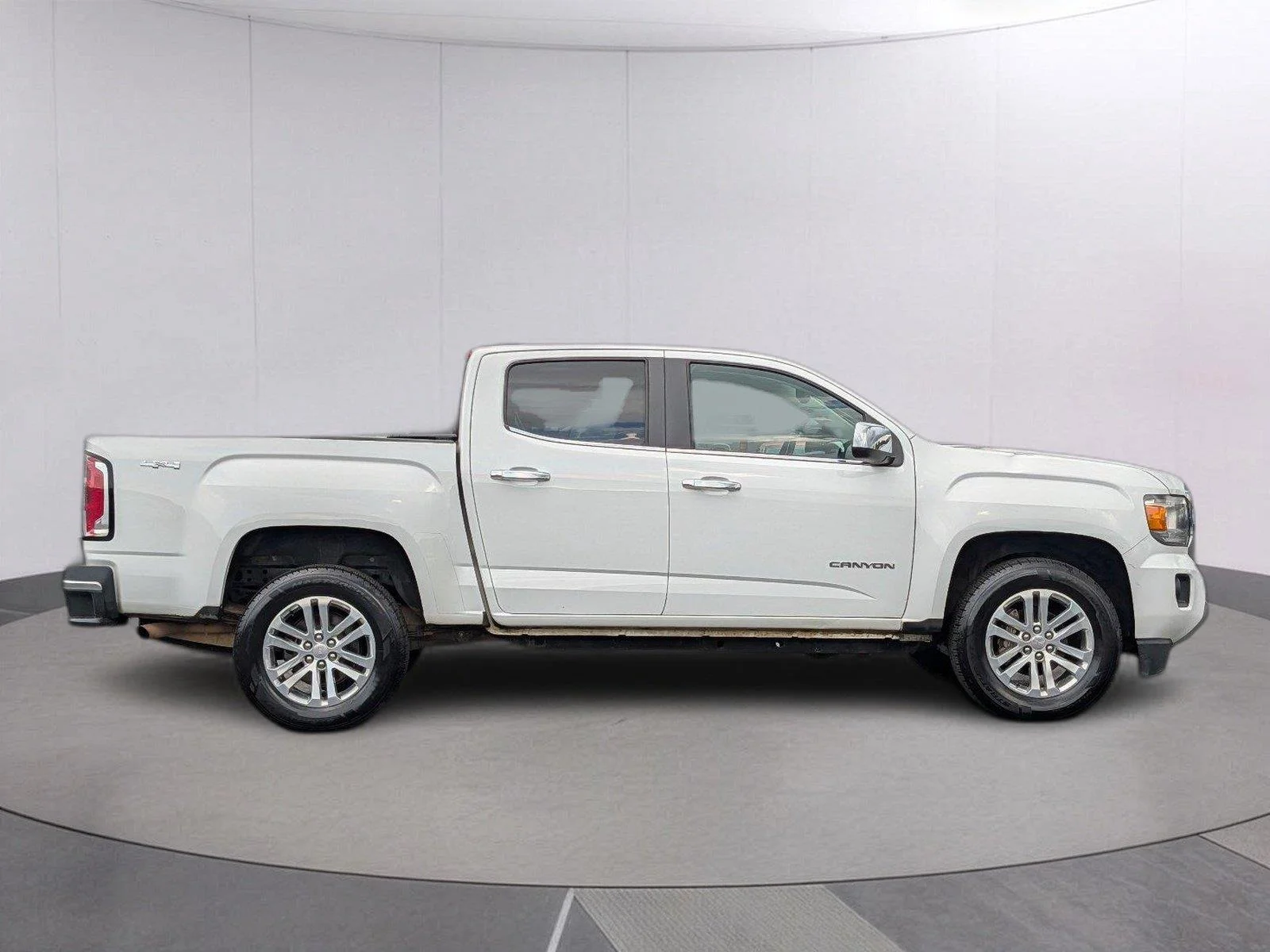 Used 2020 SUMMIT WHITE GMC 4WD SLT image 7