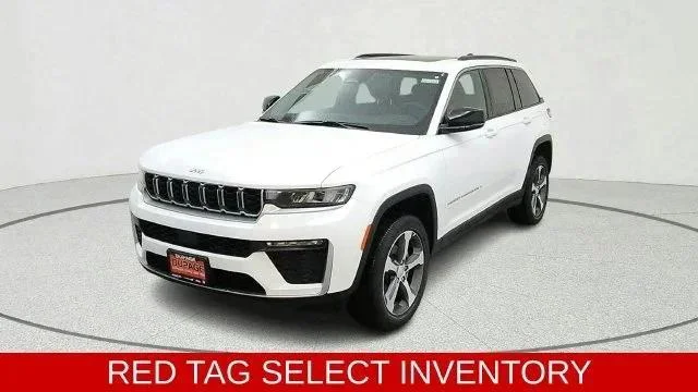 New 2026 Bright White Clear-Coat Exterior Paint Jeep Limited image 3