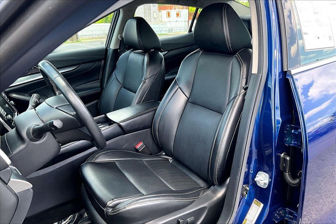 Used 2023 Deep Blue Pearl Nissan SL image 24