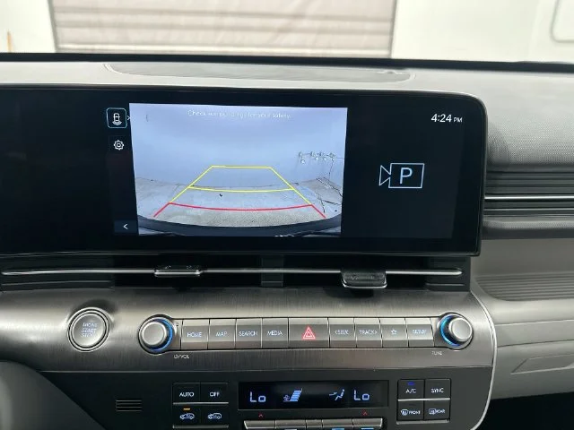 Used 2025 Cyber Gray Metallic Hyundai SEL image 30