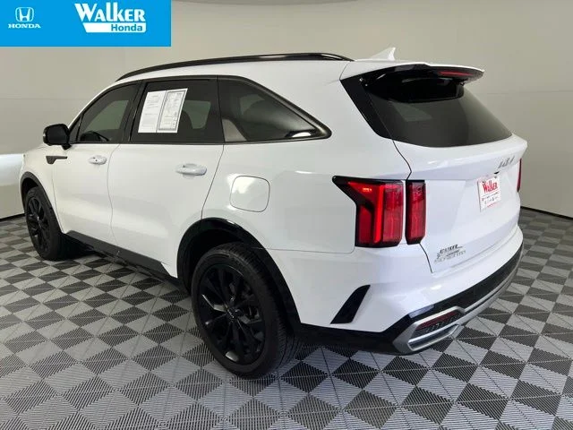 Used 2023 White Kia SX-Prestige image 5
