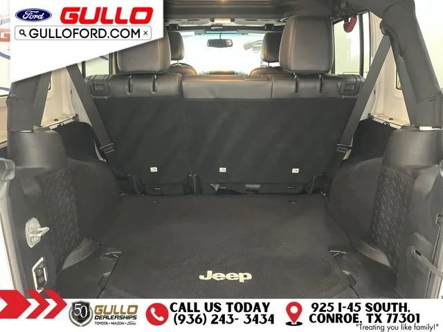 Used 2017 Bright White Clearcoat Jeep Unlimited Sahara image 10
