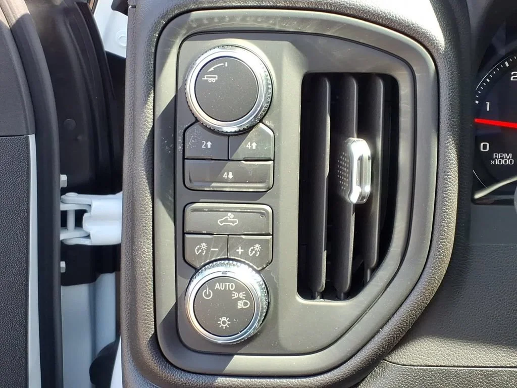 2026 GMC Sierra 2500HD Pro - Photo 10