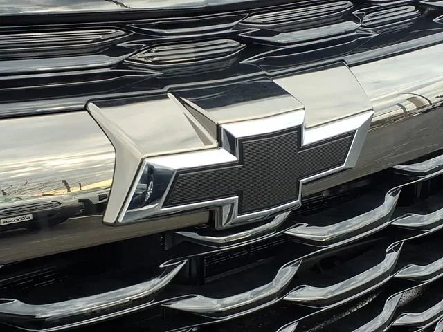 New 2026 Mosaic Black Metallic Chevrolet RS image 24