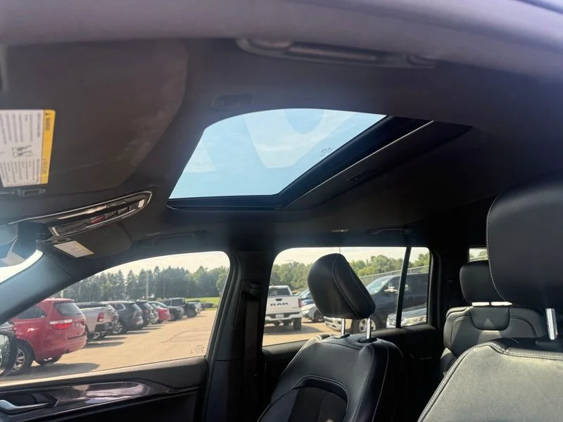Used 2022 Gray Jeep Altitude image 4