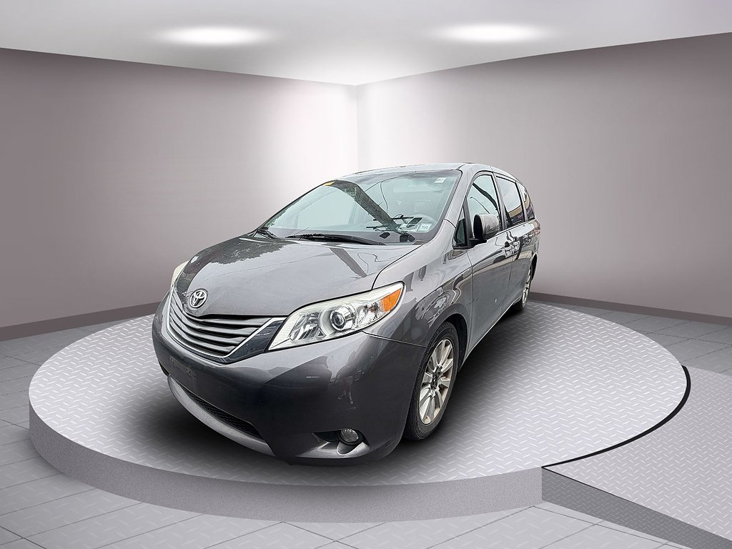 Used 2013 Toyota Sienna Limited with VIN 5TDDK3DC6DS066069 for sale in Flushing, NY