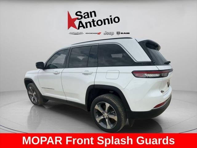 New 2026 Bright White Clear-Coat Exterior Paint Jeep Limited image 10