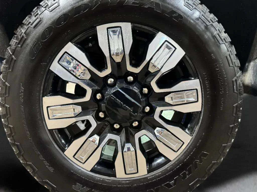 Certified Used 2024 Onyx Black GMC Denali image 29