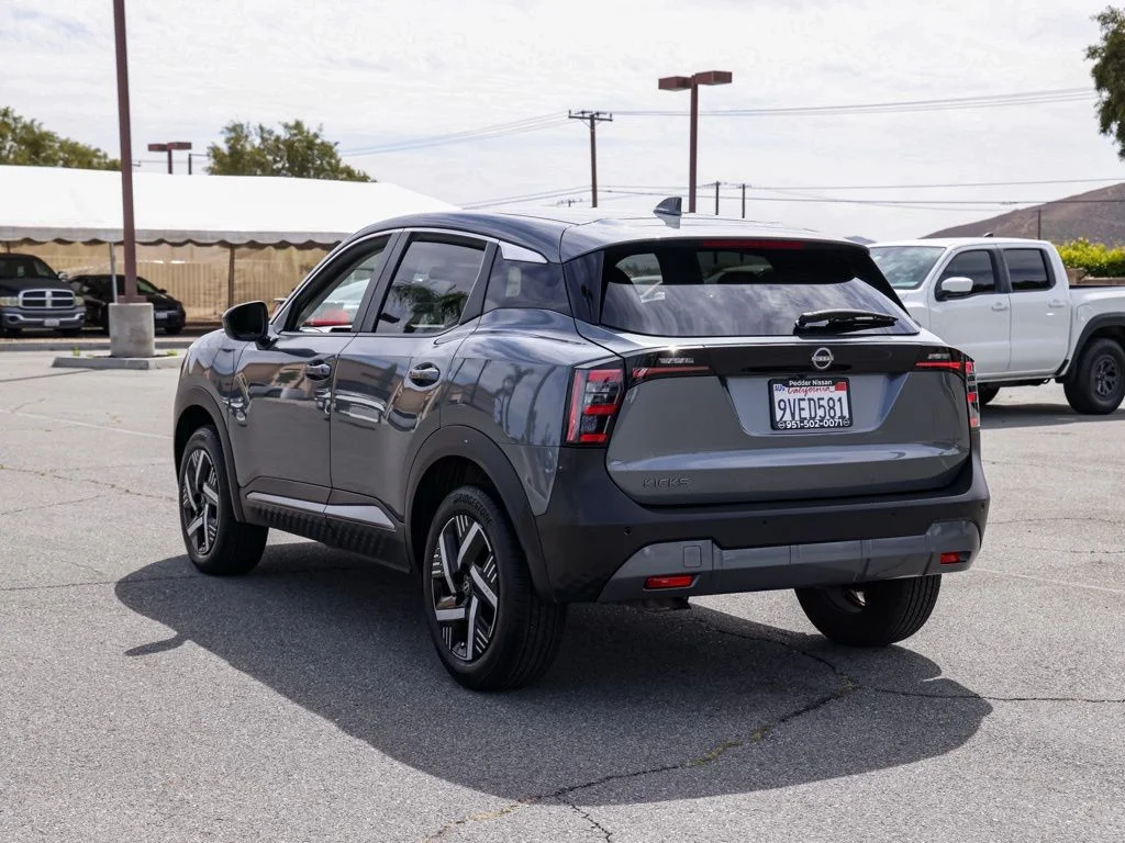 Used 2025 Gray Nissan SV image 5