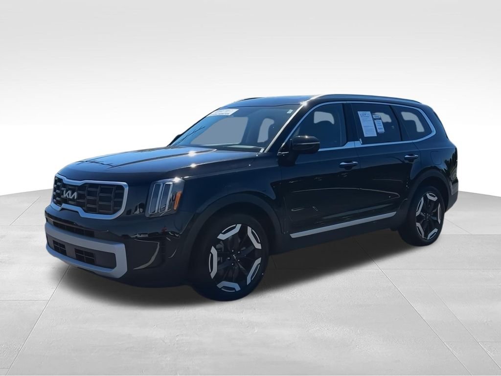 Used 2024 Black Kia S image 4