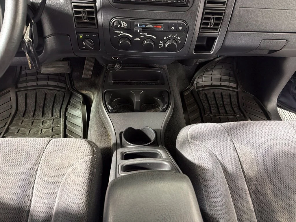 Used 2001  Dodge Sport image 15