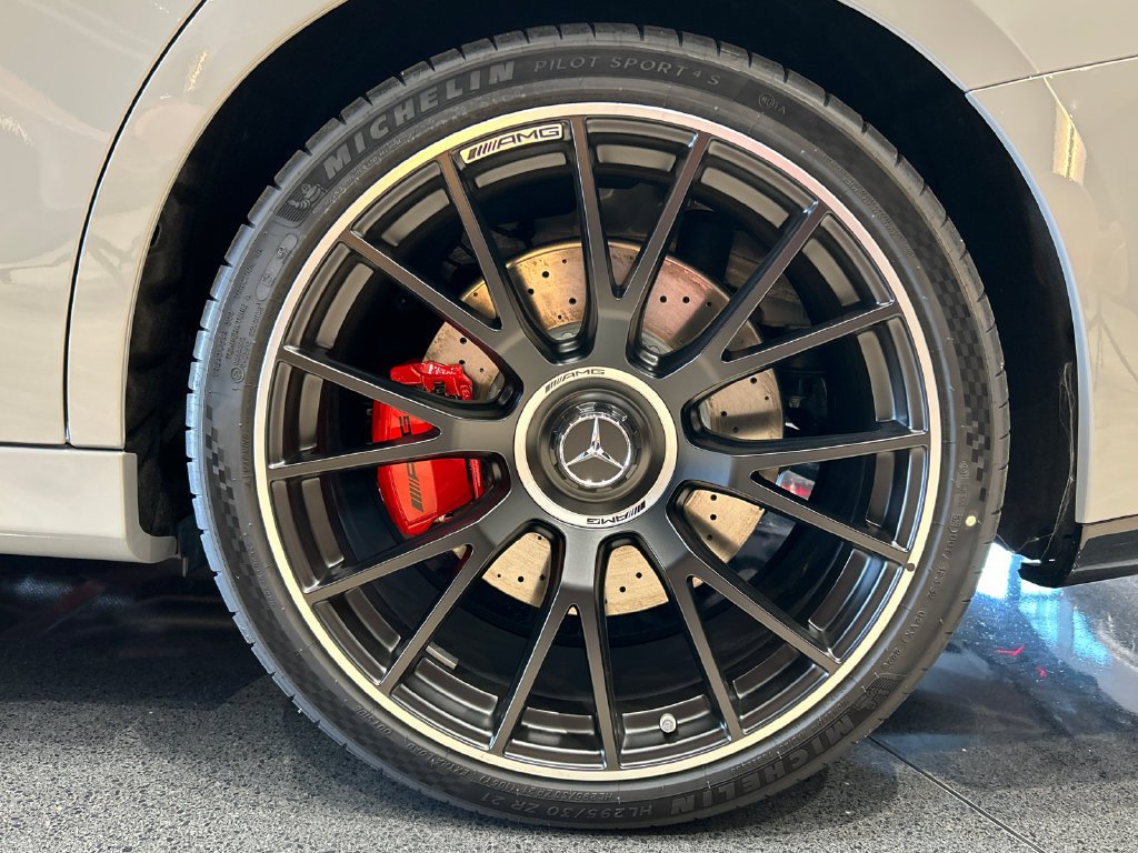 New 2027 MANUFAKTUR Alpine Grey Mercedes-Benz AMG® E 53 Hybrid Wagon image 64