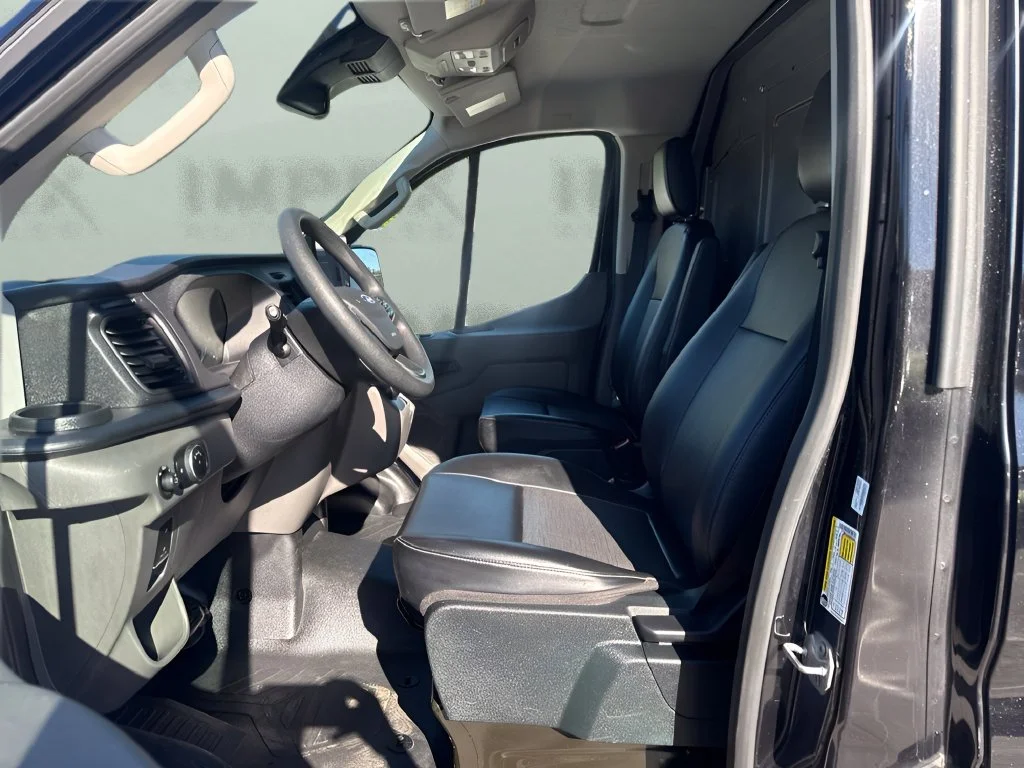 Used 2022 Black Ford Base image 9