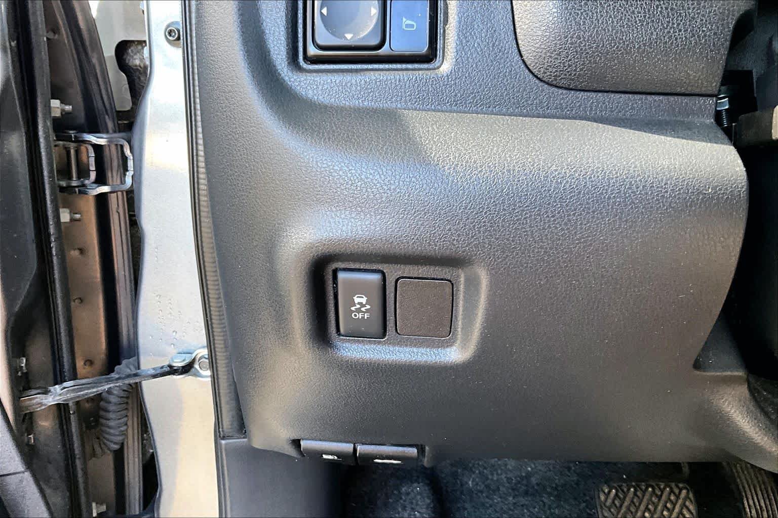 Used 2016 Gun Metallic Nissan SV image 33