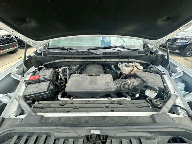 Used 2025 White Chevrolet LT image 33