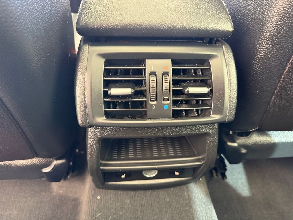 Used 2016 White Metallic BMW xDrive28i image 26