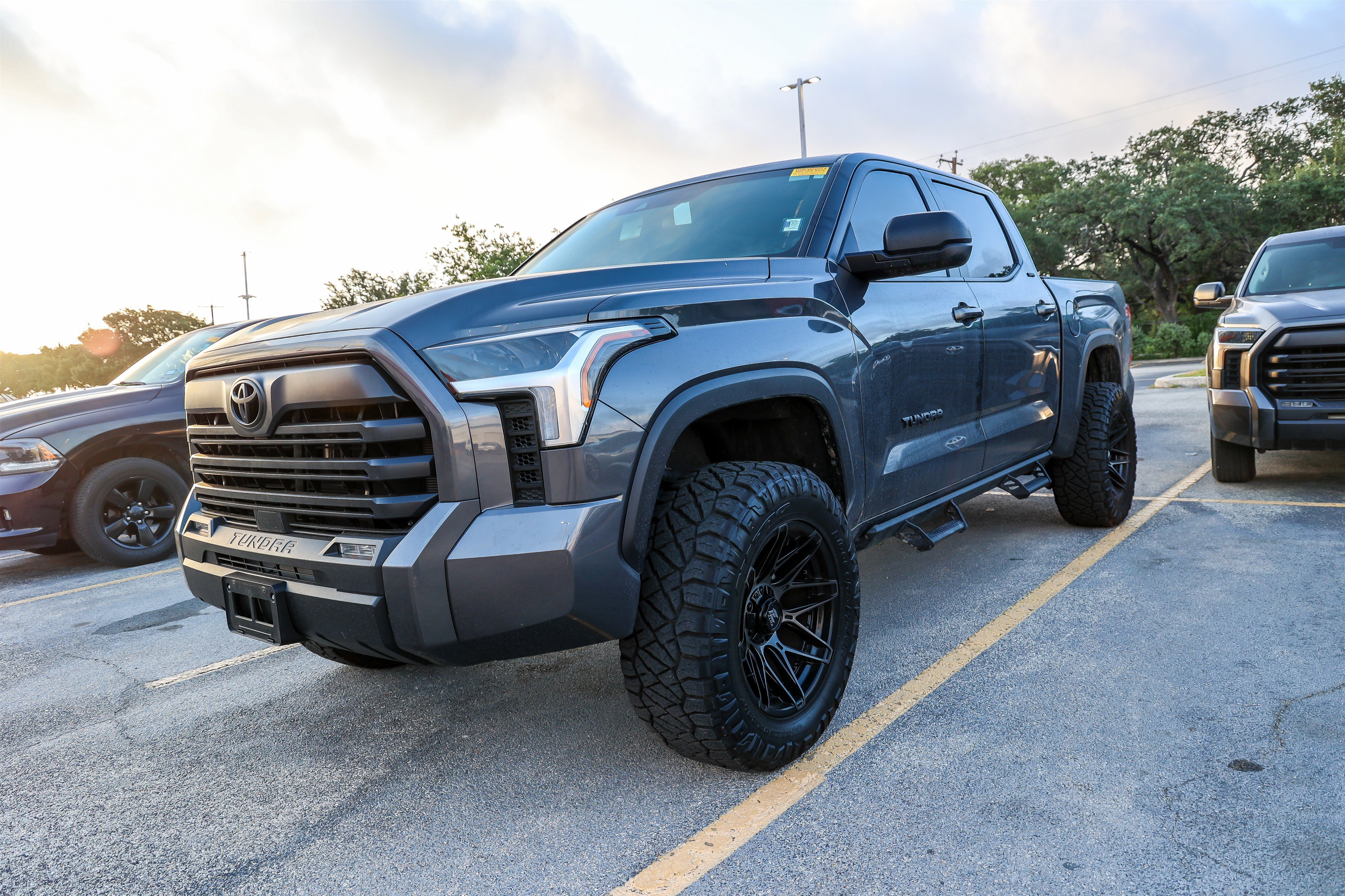 Used 2025 MAGNETIC GRAY MET Toyota SR5 image 1