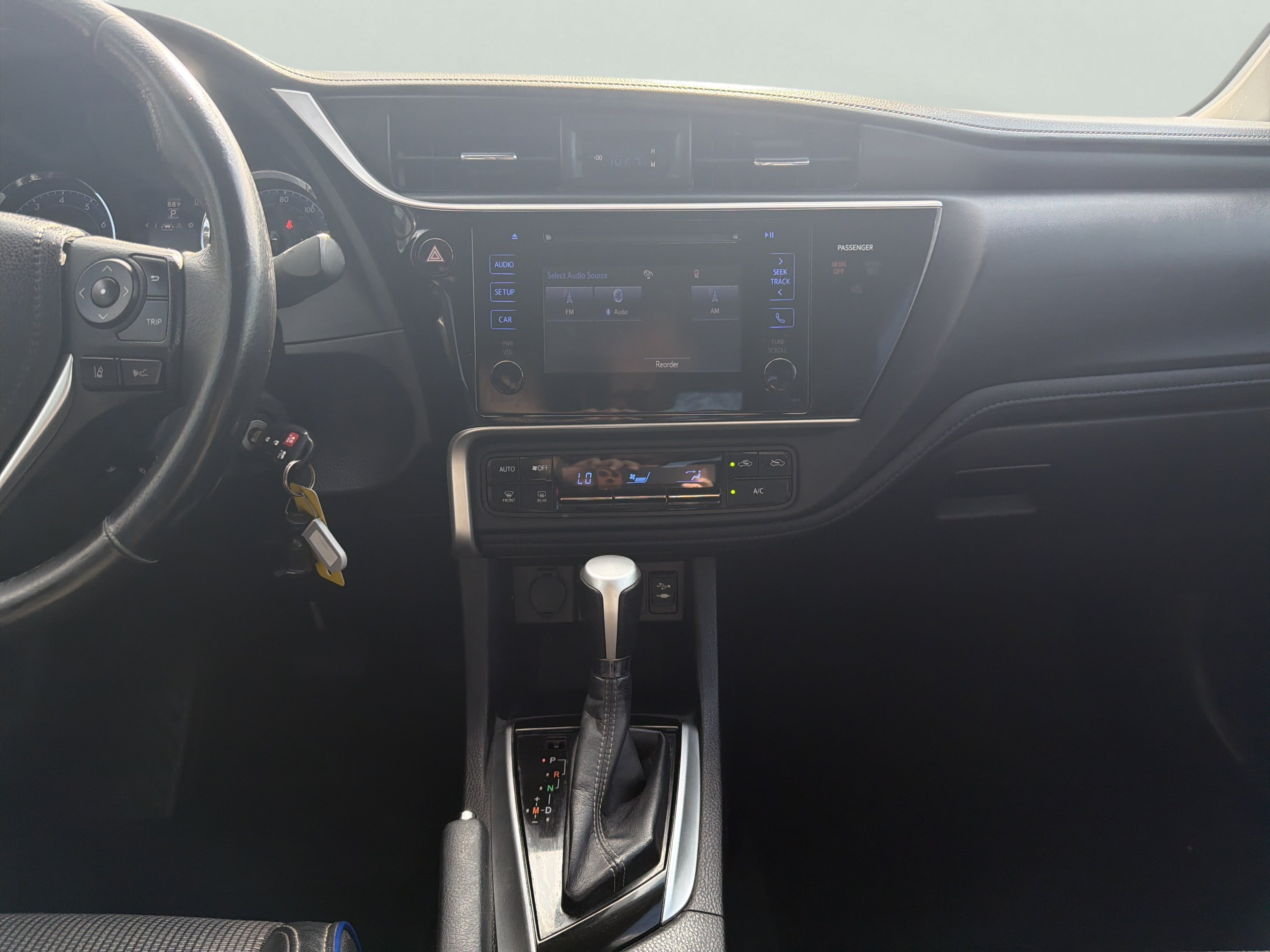 Used 2017 Silver Toyota SE image 23
