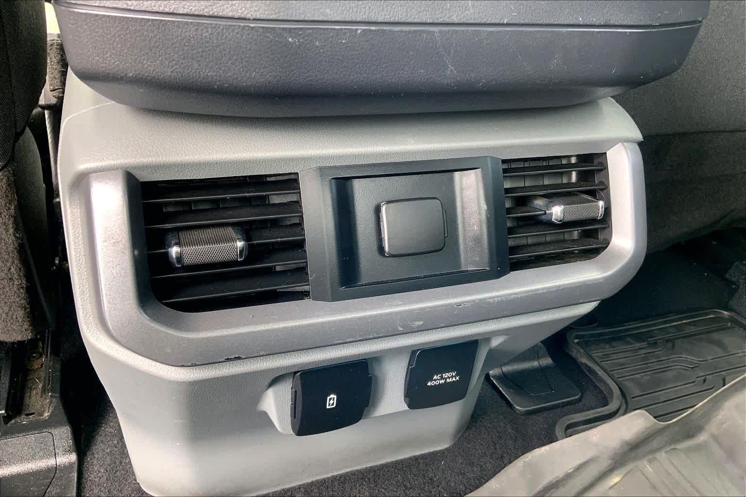 Used 2023 Oxford White Ford XLT image 37