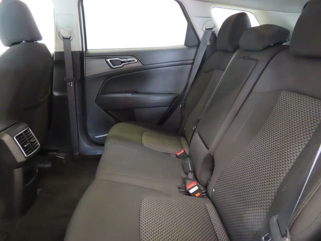 2025 Kia Sportage LX - Photo 25
