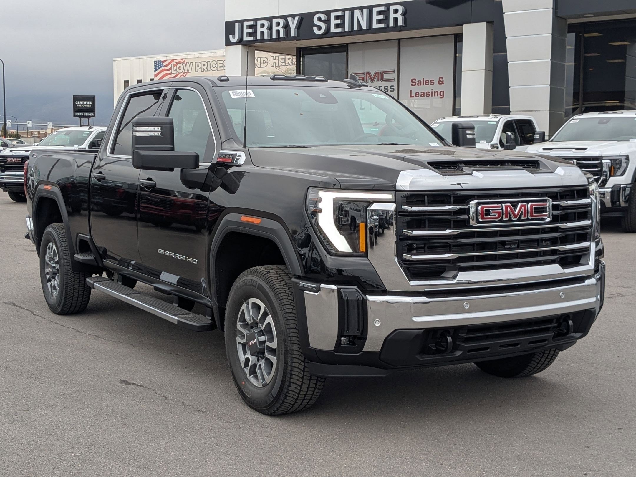 2026 GMC Sierra 3500HD SLE - Photo 7