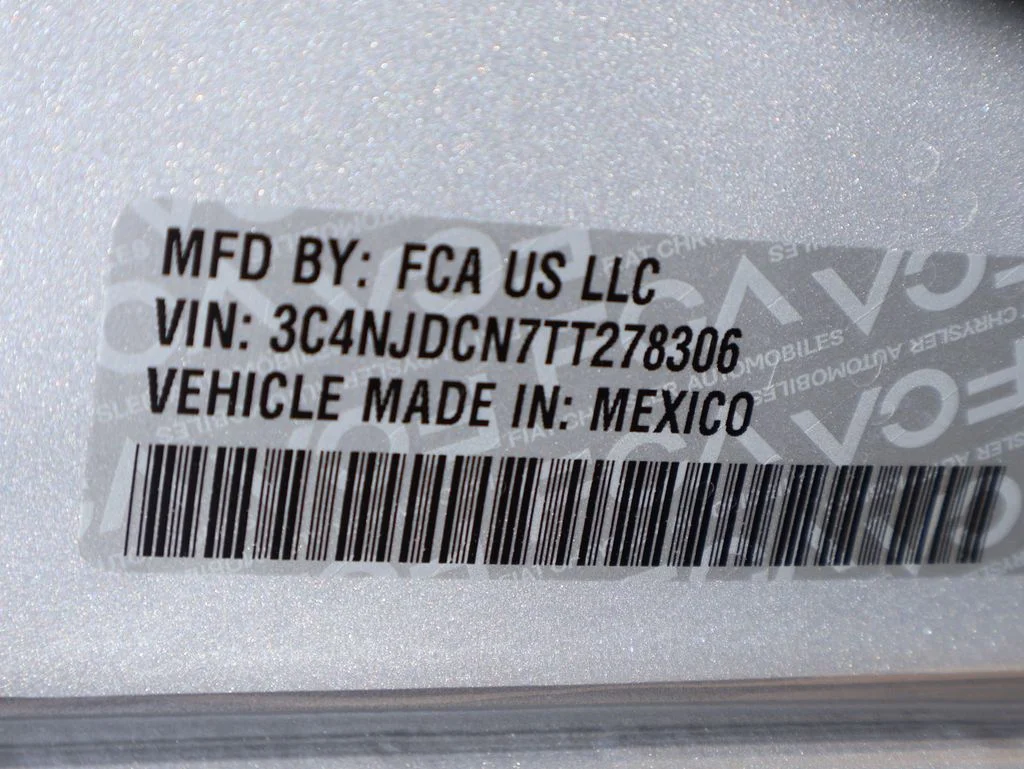 New 2026 Silver Zynith Metallic Clear-Coat Exterior Paint Jeep Limited image 41