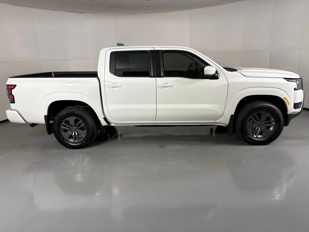 New 2026 Glacier White Nissan Crew Cab SV image 9
