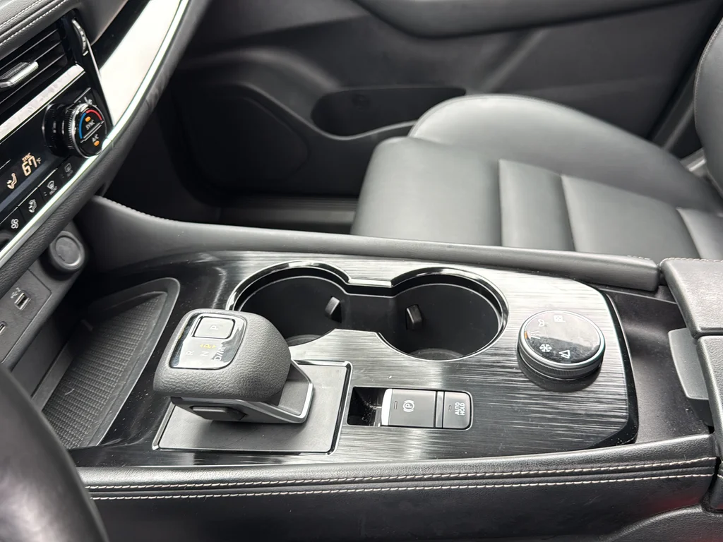 Used 2023 Gray Nissan SL image 19