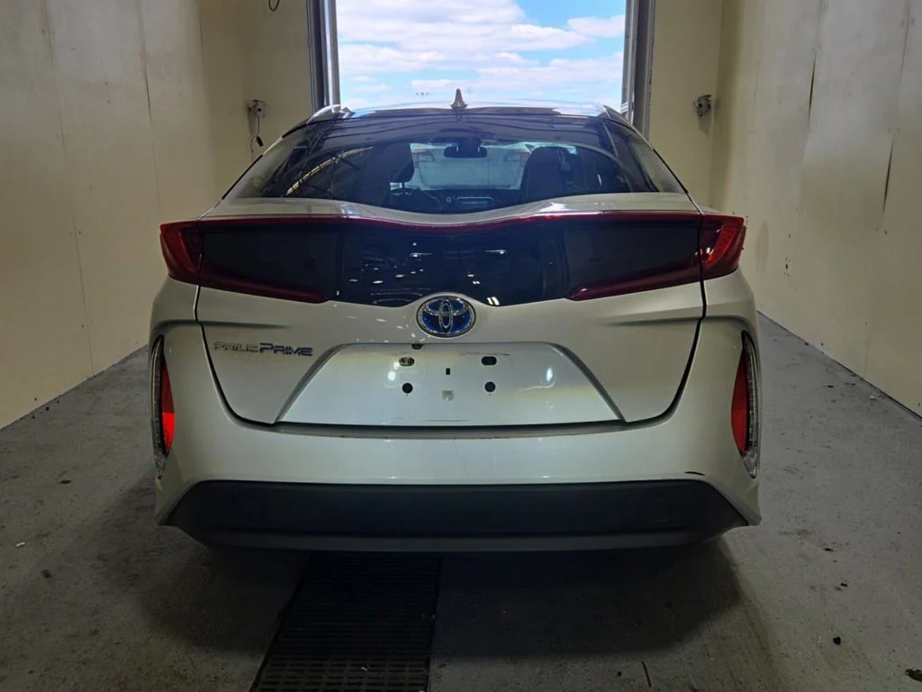 Used 2017 Silver Toyota Premium image 10
