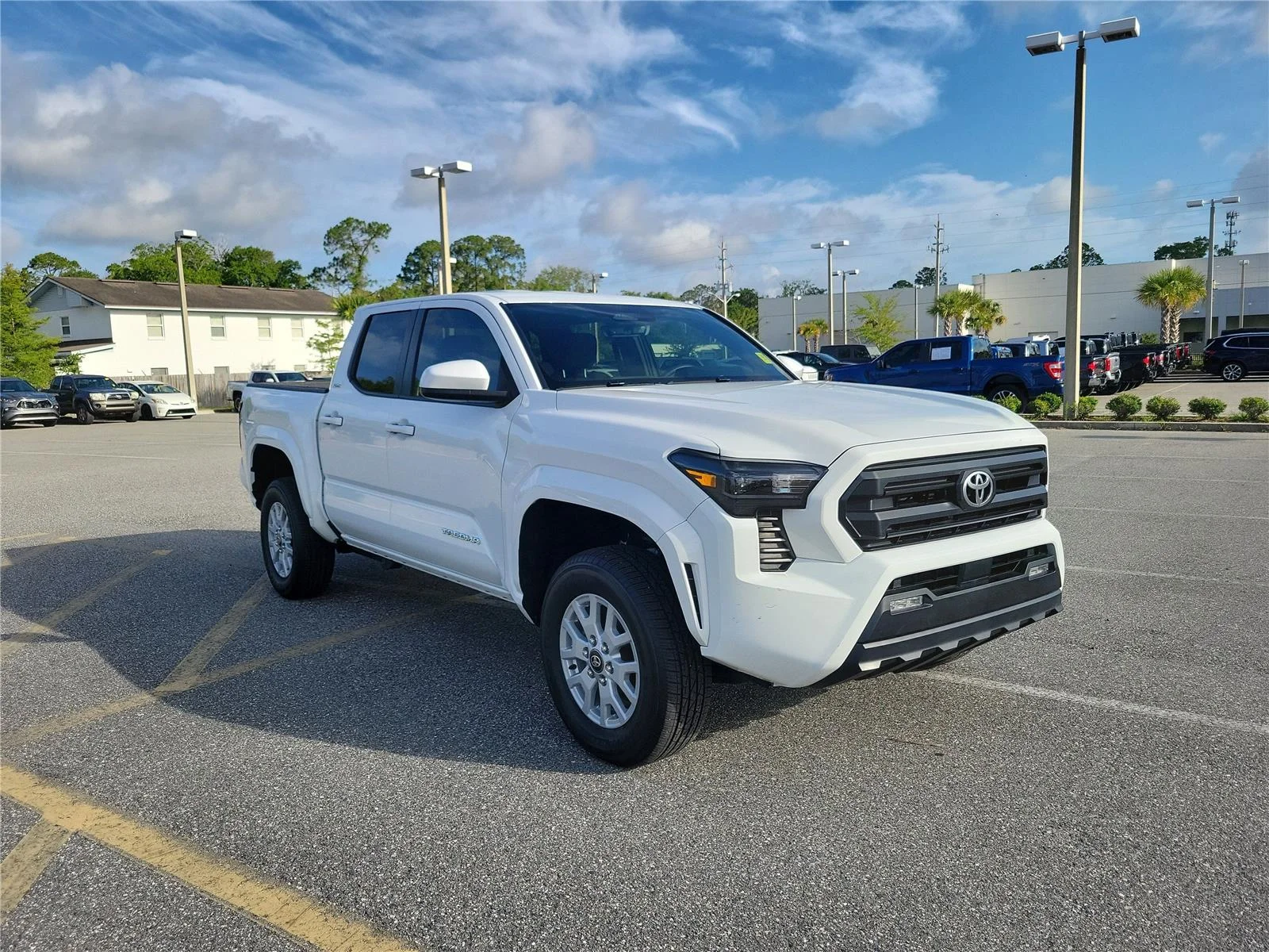 Used 2025 Ice Cap Toyota SR5 image 4