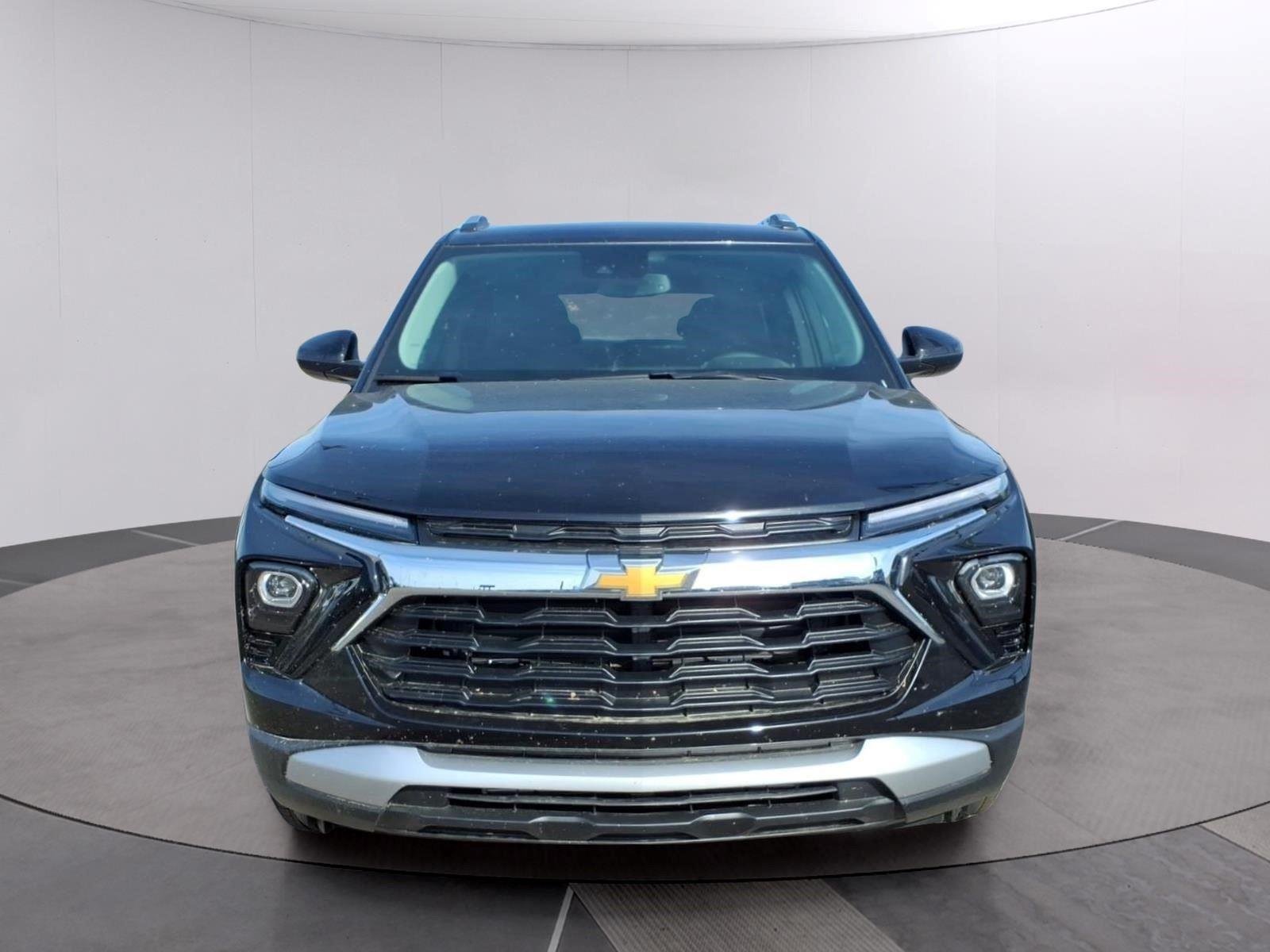 New 2026 Mosaic Black Metallic Chevrolet LT image 8
