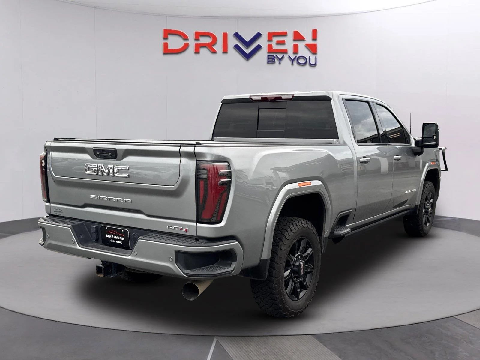 Used 2025 Sterling Metallic GMC AT4 image 4