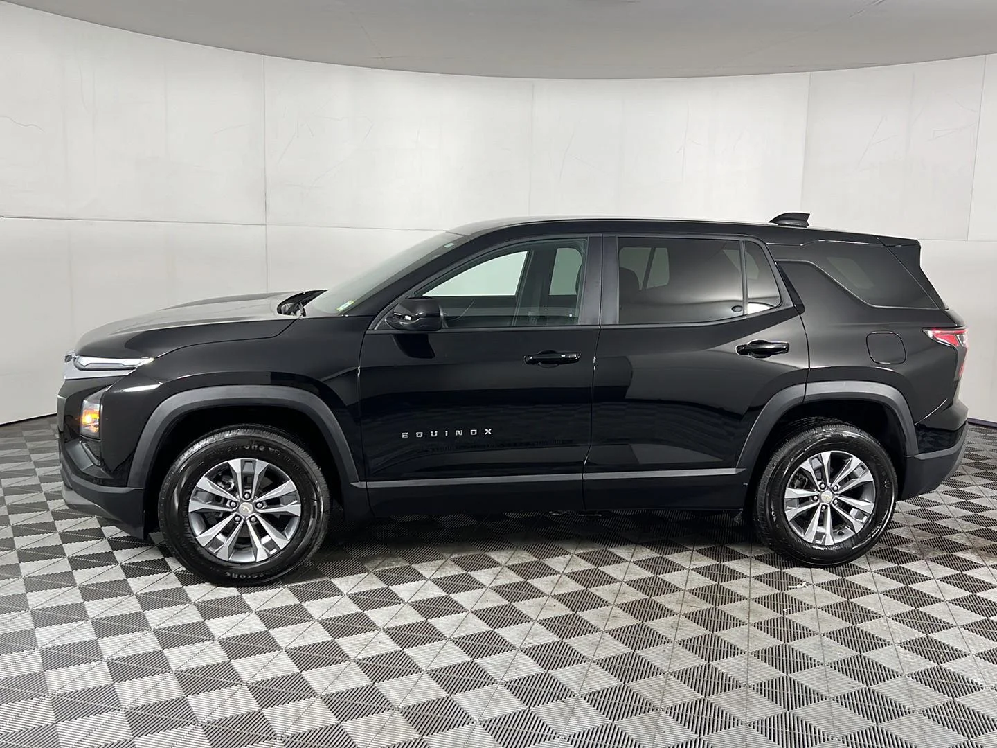 New 2026 Mosaic Black Metallic Chevrolet LT image 32