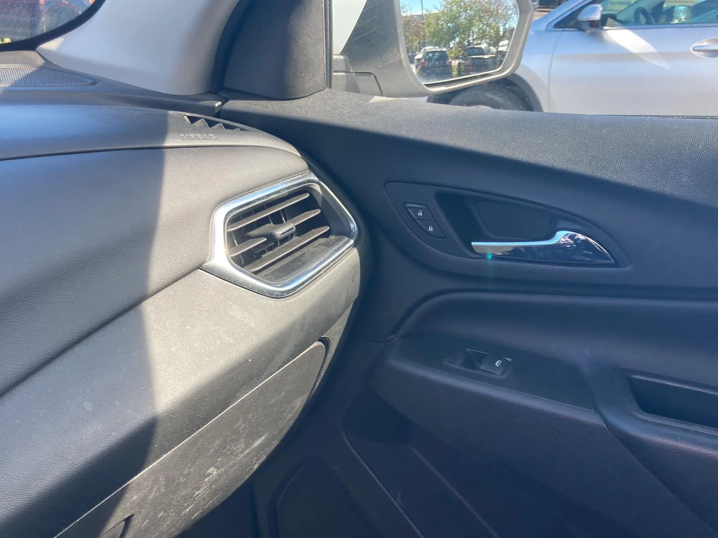 Used 2021 SUMMIT WHITE Chevrolet LT image 21