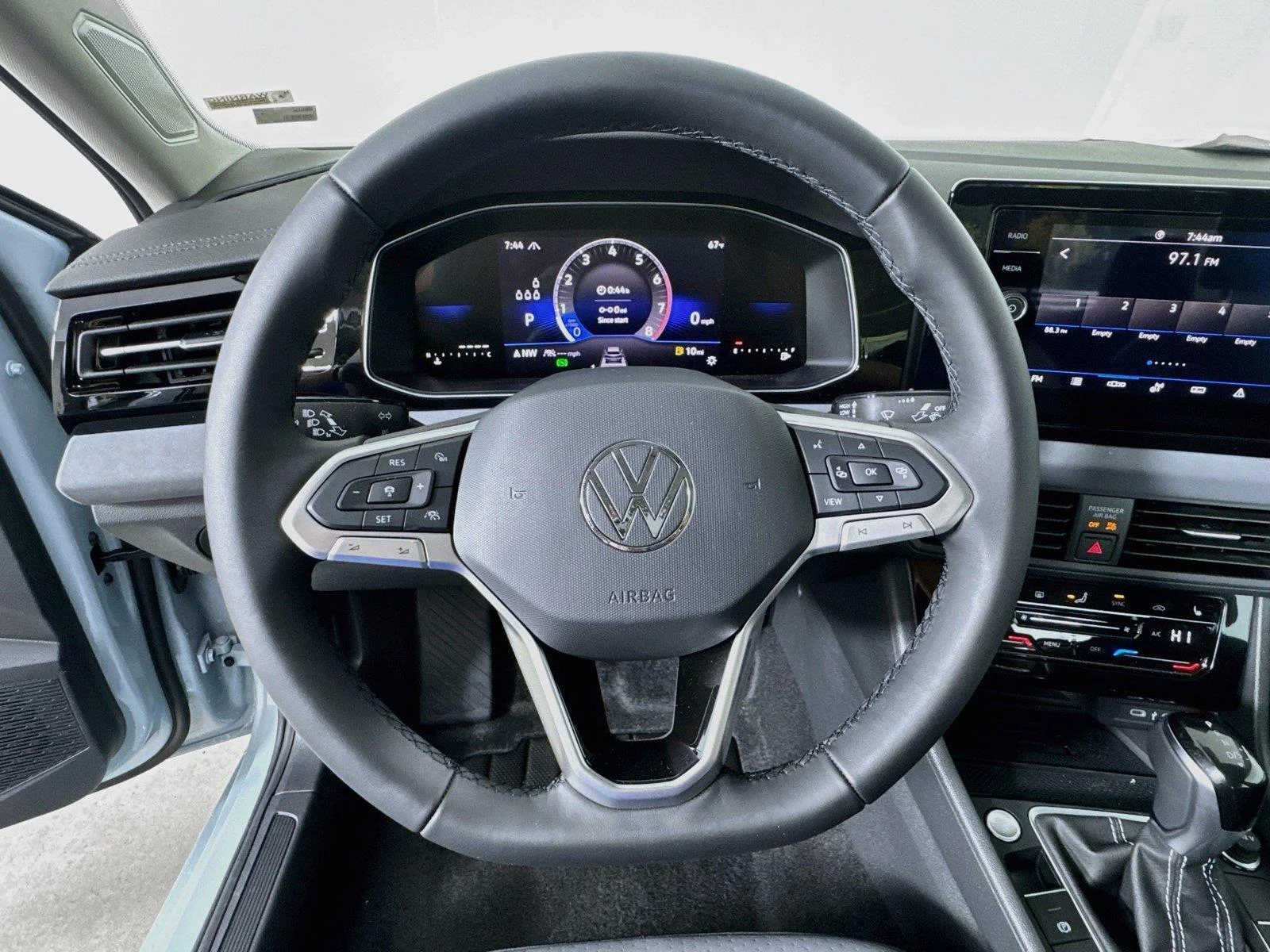 New 2027 GRAY Volkswagen SE image 11