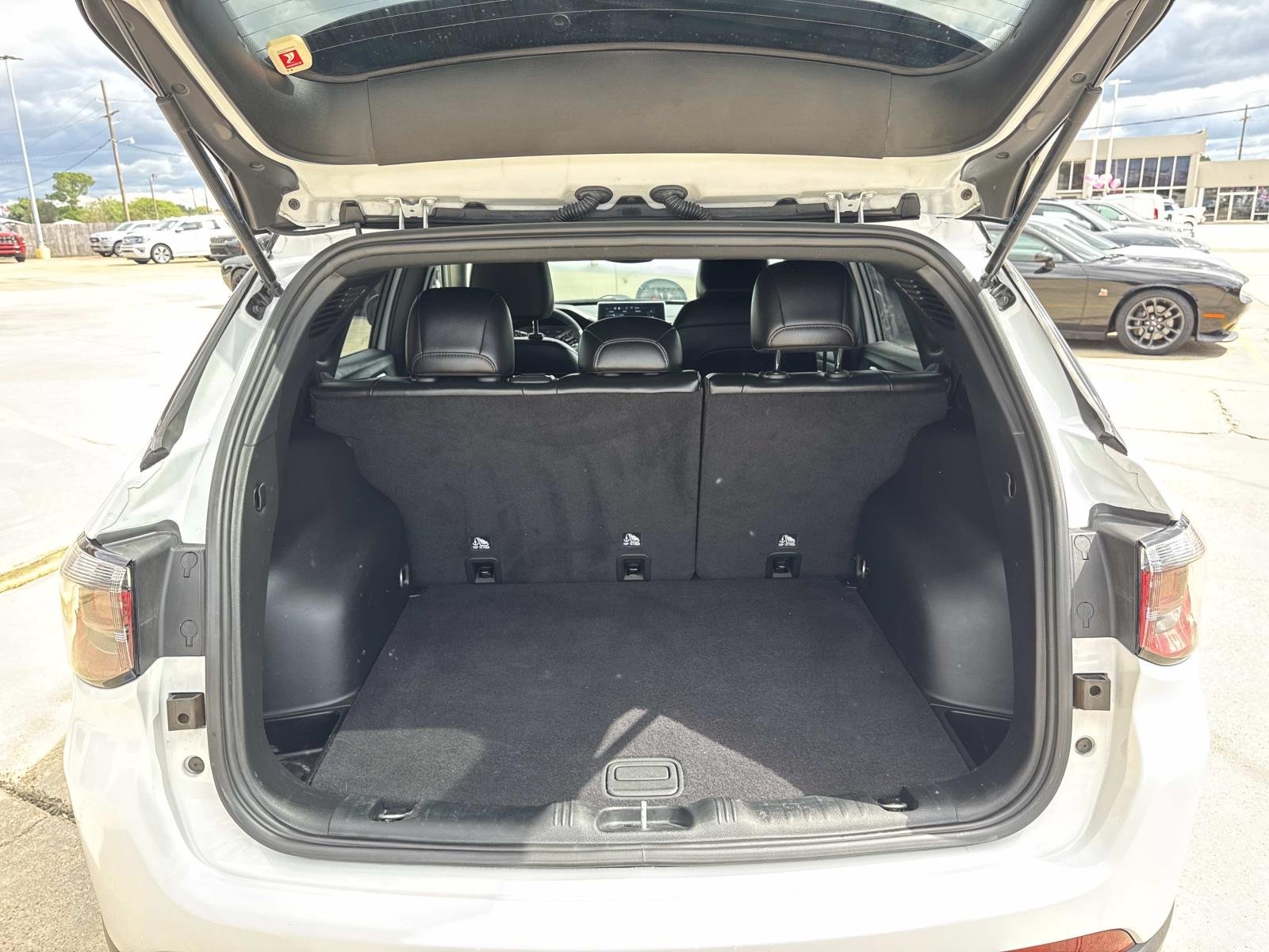 Used 2022 Bright White Clearcoat Jeep Altitude image 8