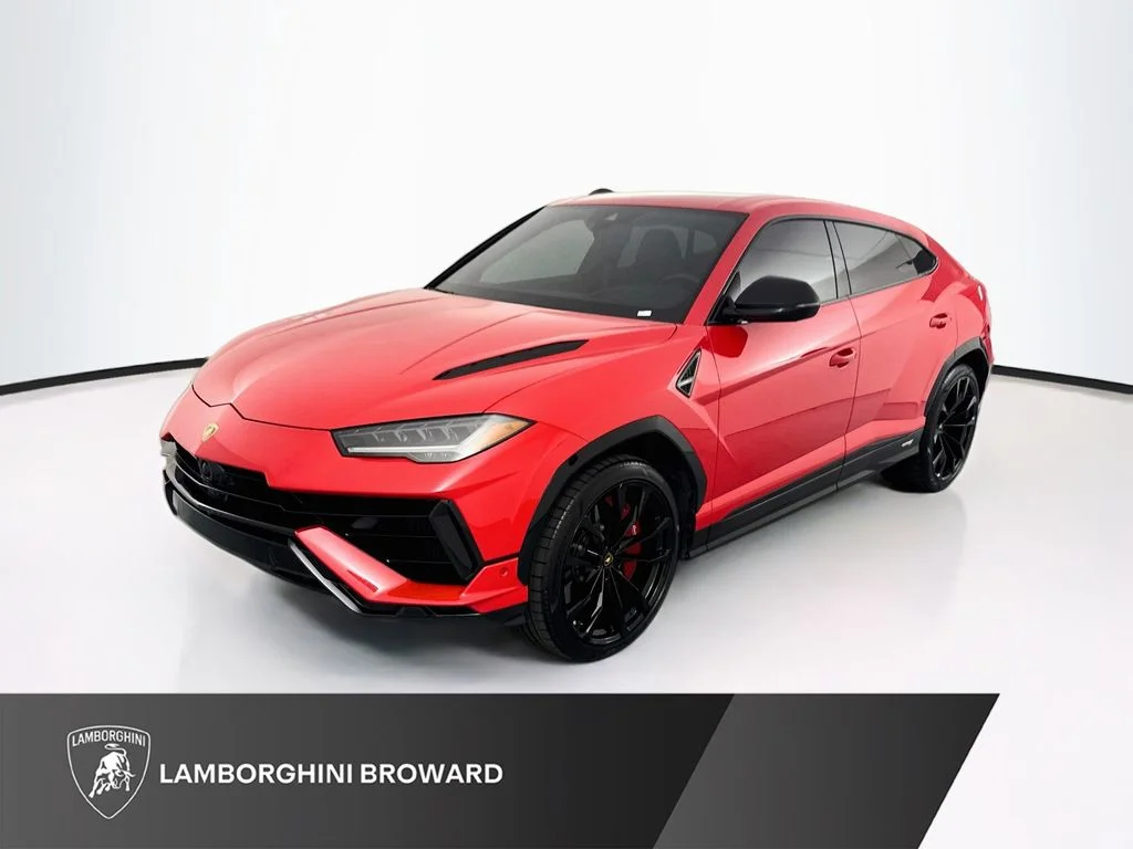Used 2023 Red Lamborghini S image 1