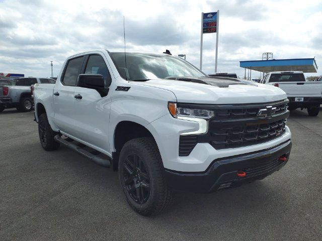 New 2026 Summit White Chevrolet LT Trail Boss image 7